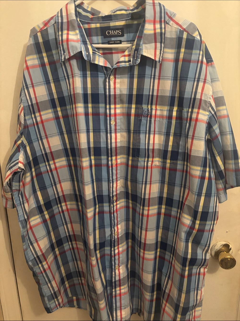 Chaps Men’s Blue, White & Red Plaid Short-Sleeve Button-Down Shirt
